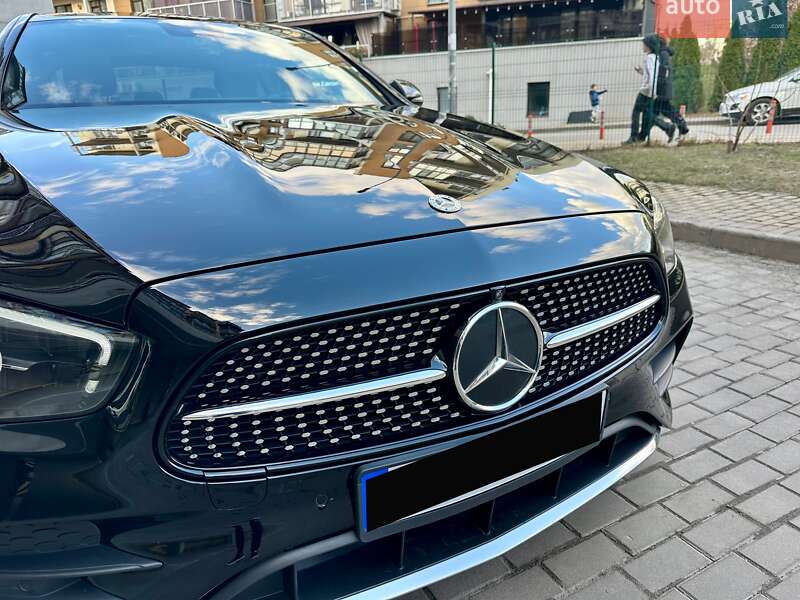 Mercedes-Benz-44