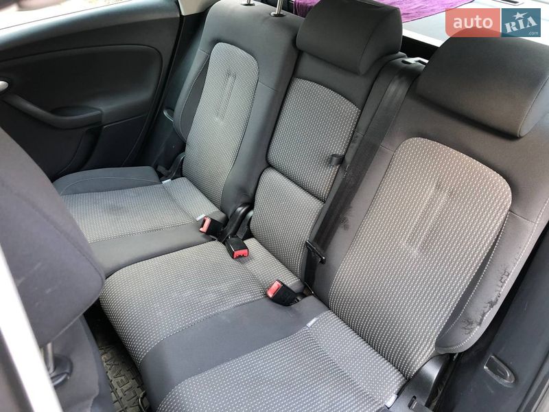 SEAT-12
