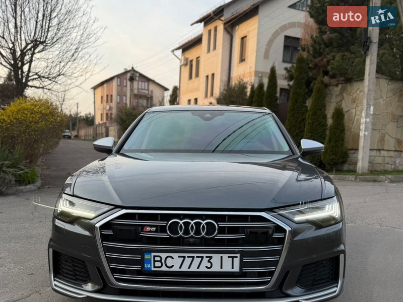 Audi-25