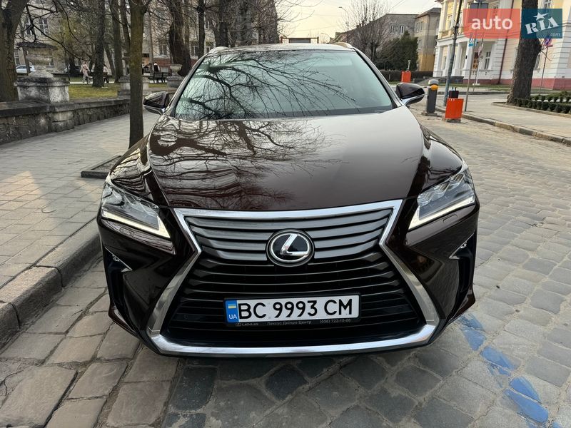 Lexus-18