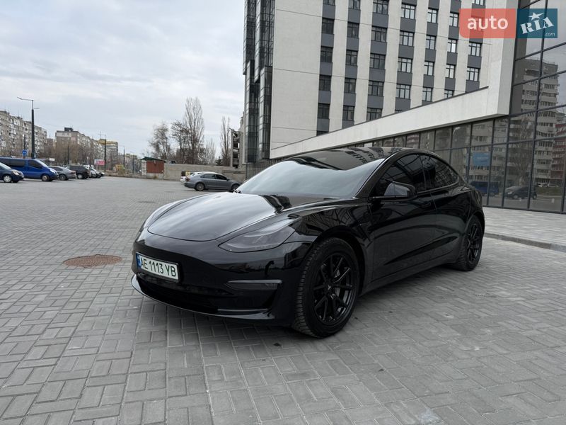 Tesla-3