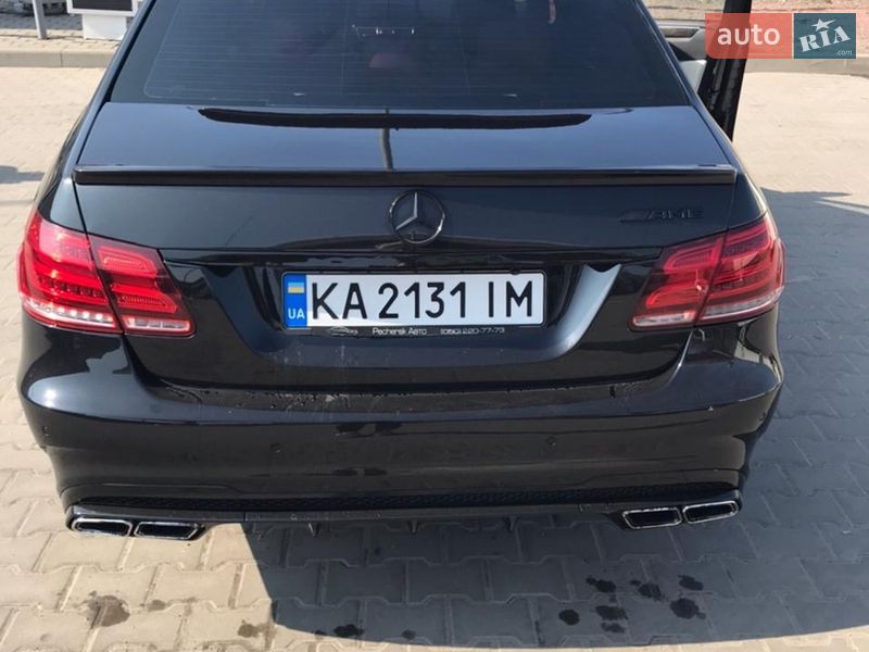 Mercedes-Benz-9