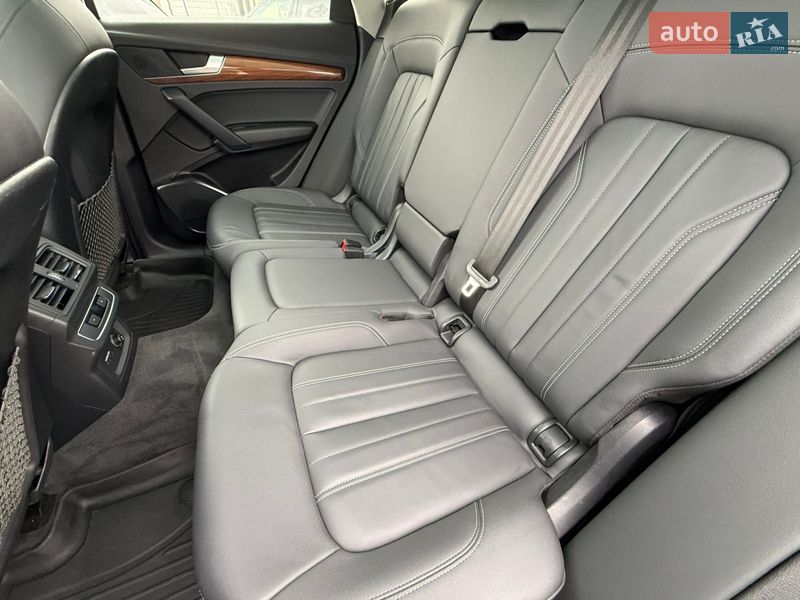 Audi-66