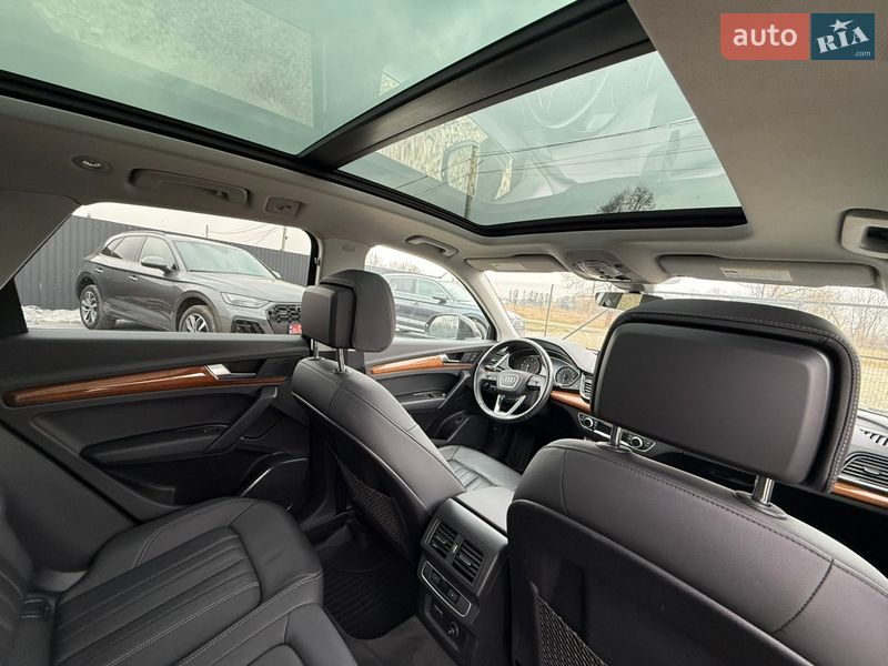 Audi-70