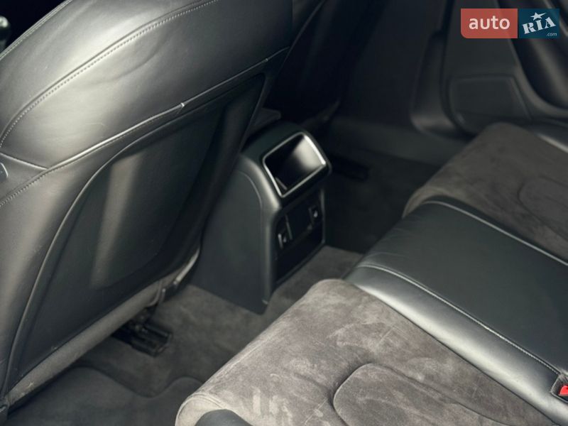 Audi-0