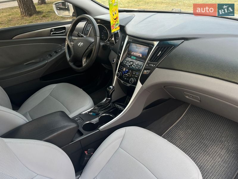 Hyundai-12