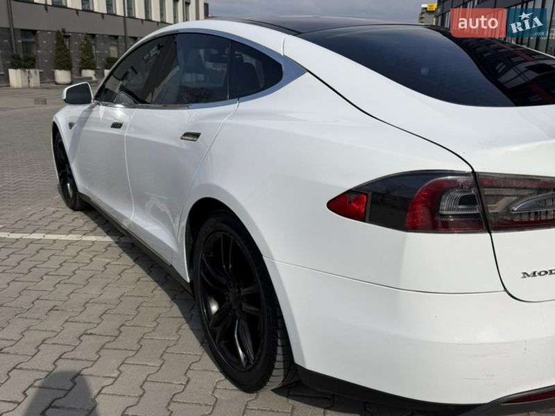 Tesla-10