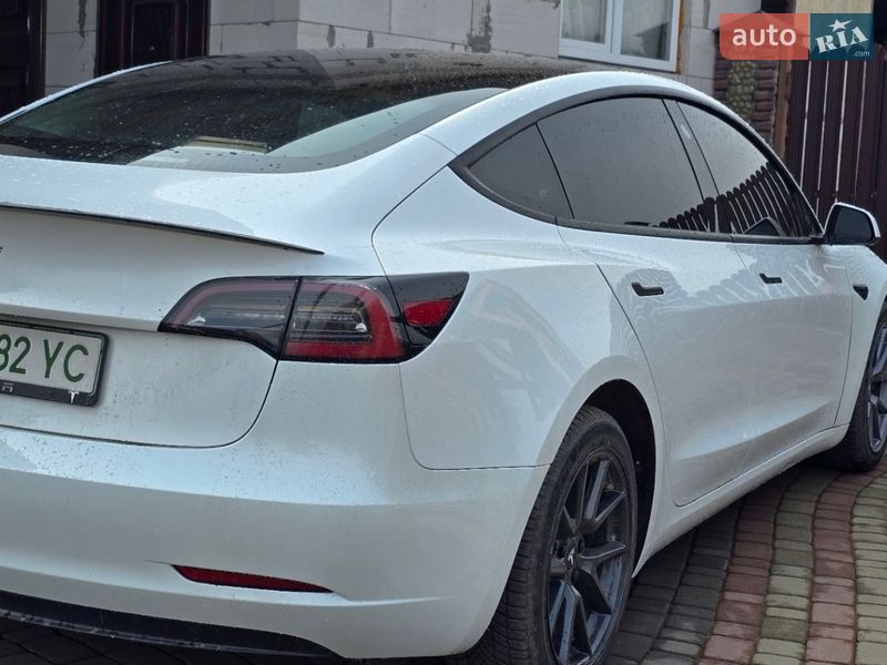 Tesla-3