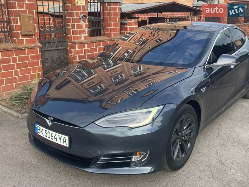 Tesla-0