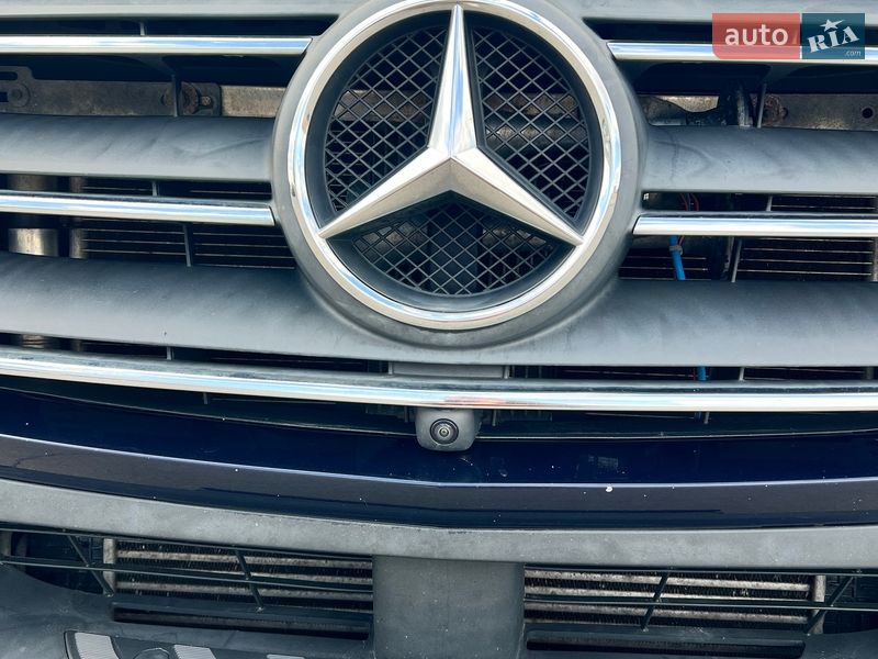 Mercedes-Benz-34