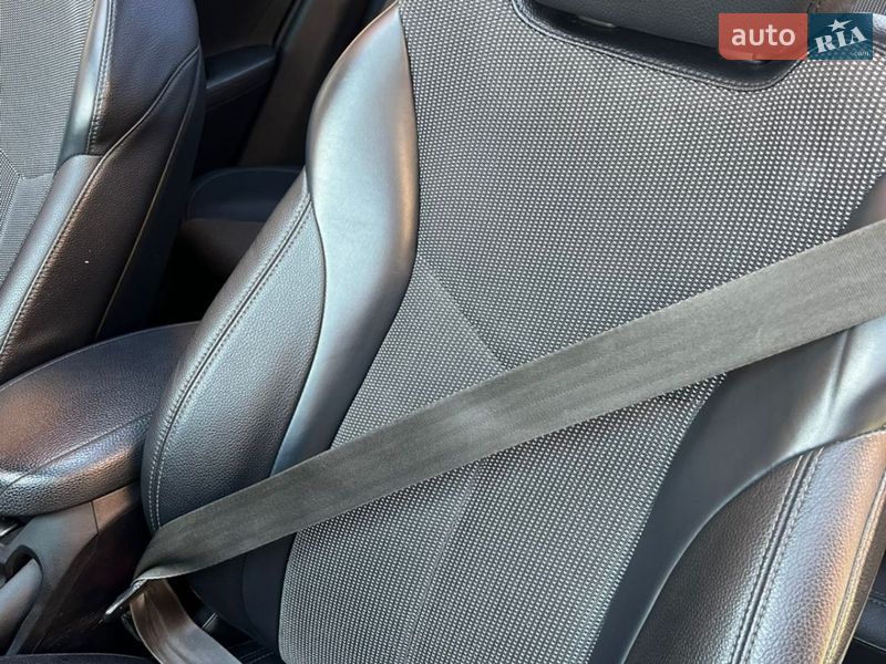 Hyundai Veloster 2014