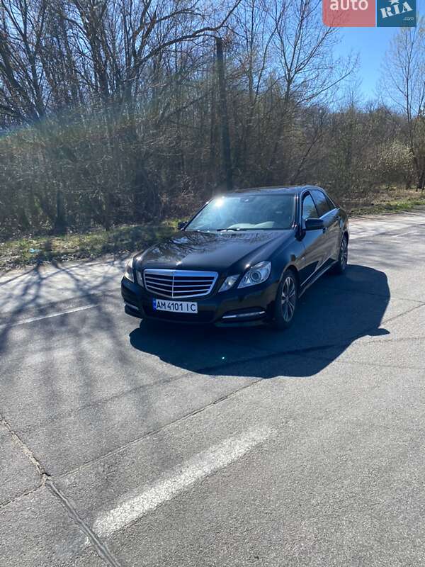 Mercedes-Benz-4