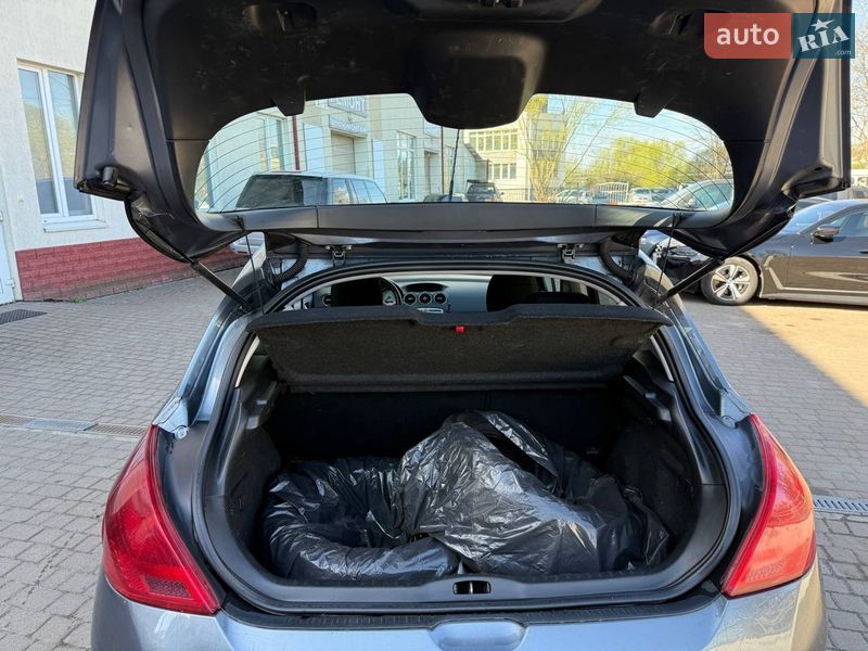 Peugeot-0