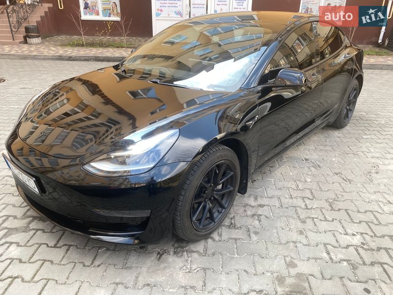 Tesla-3