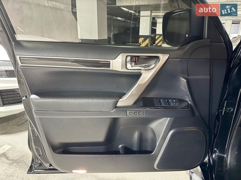 Lexus-38