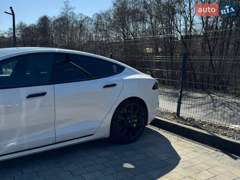 Tesla-10