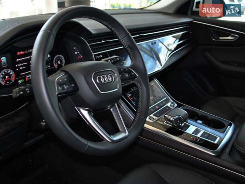 Audi-8