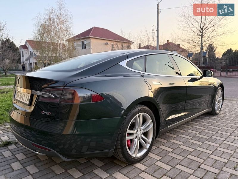 Tesla-8