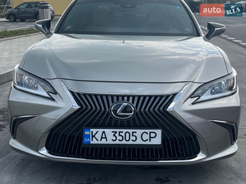 Lexus-0