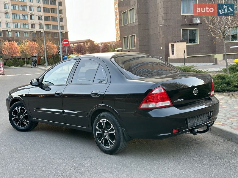 Nissan-33