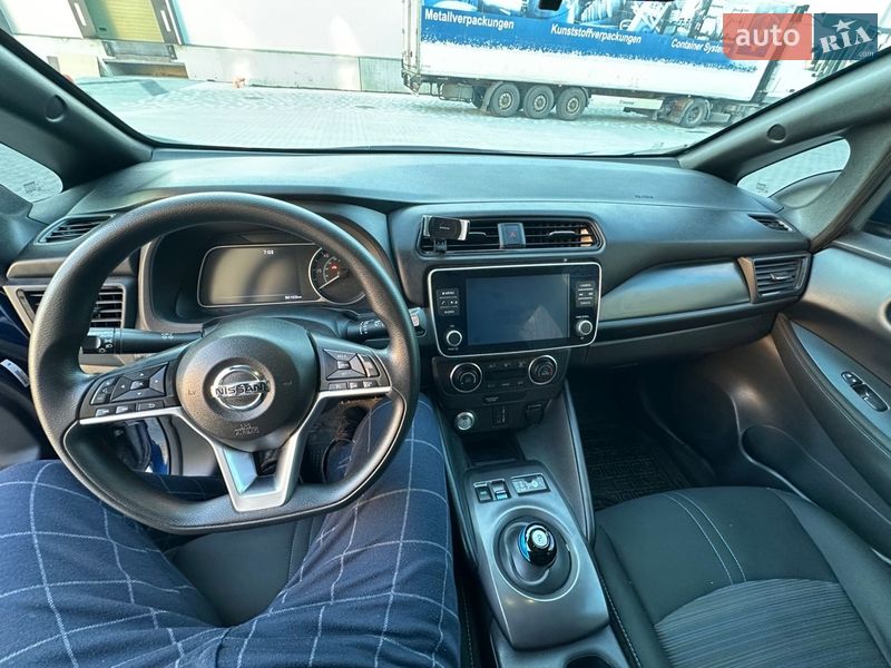 Nissan-4