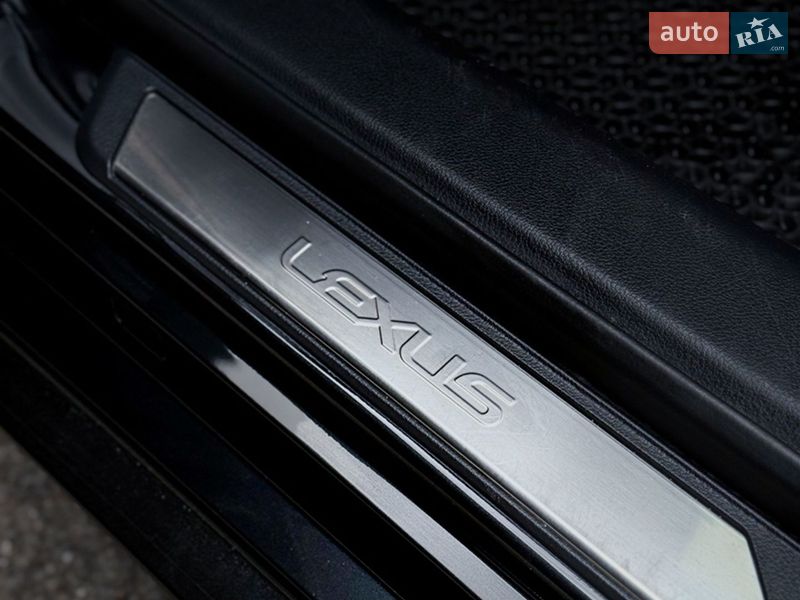 Lexus-5