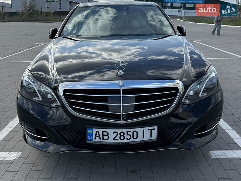 Mercedes-Benz-22
