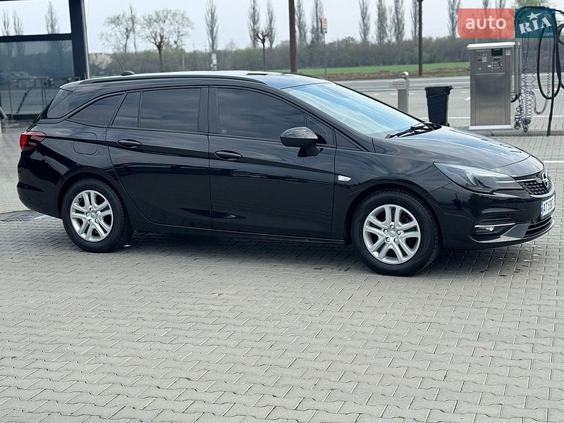 Opel Astra 2022