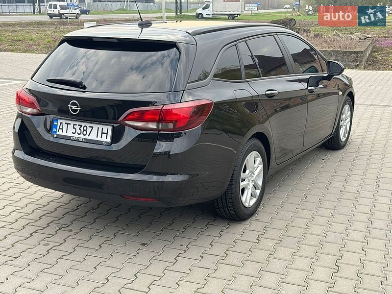 Opel Astra 2022