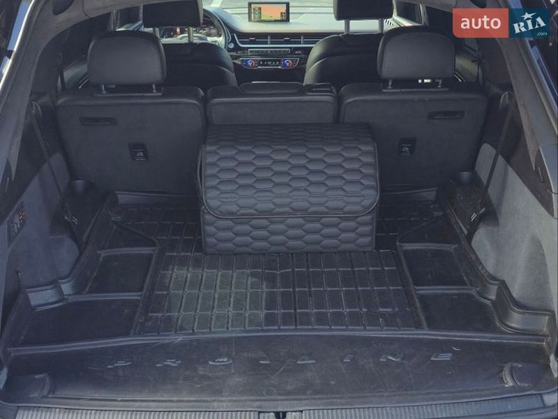 Audi-8