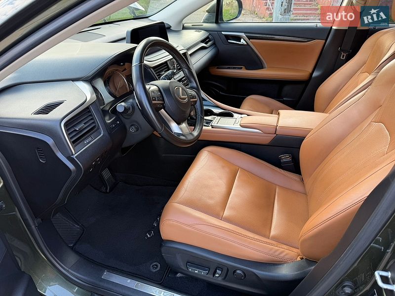 Lexus-12