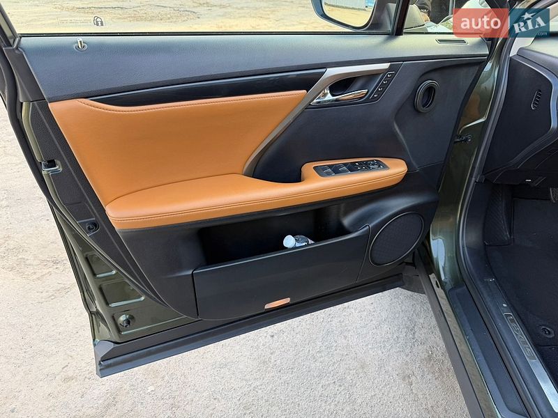 Lexus-5