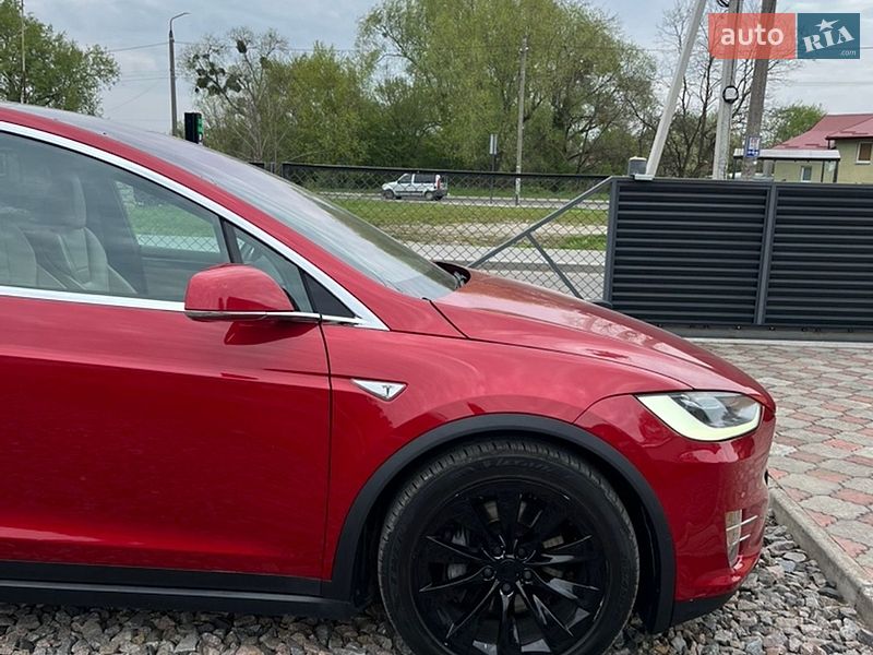 Tesla-26