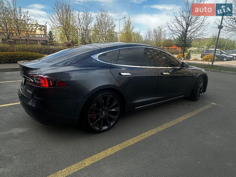 Tesla-18