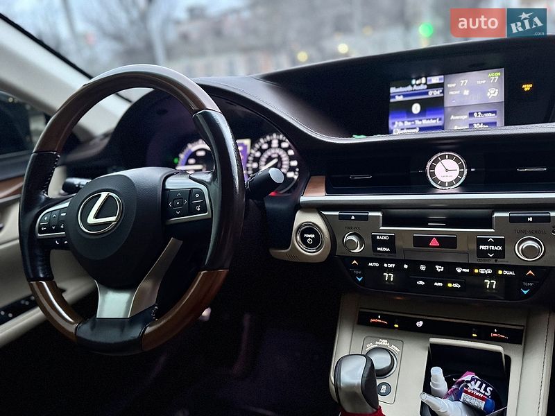 Lexus-13