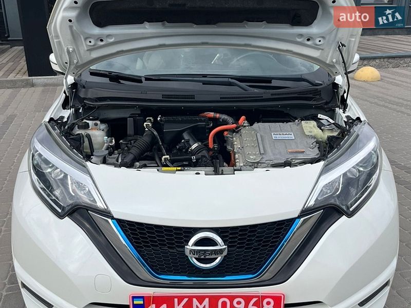 Nissan-33