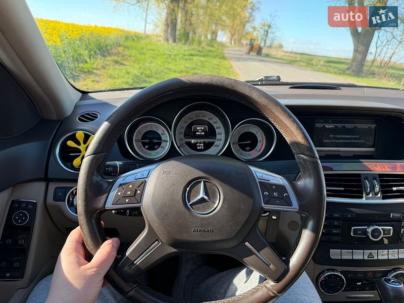 Mercedes-Benz-3