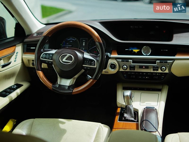 Lexus-41