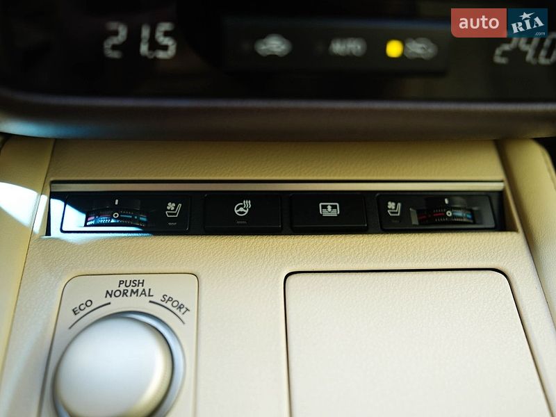 Lexus-38