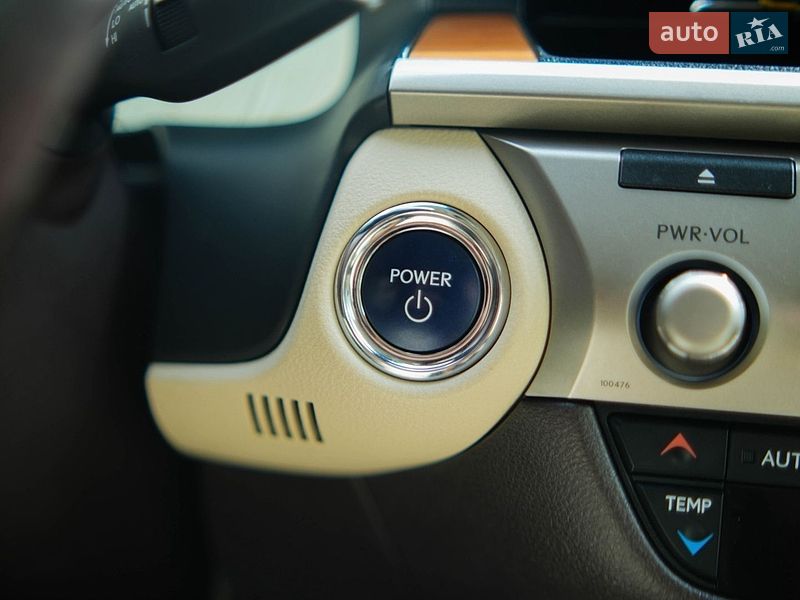 Lexus-18