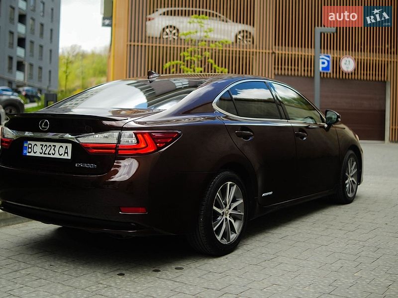Lexus-1