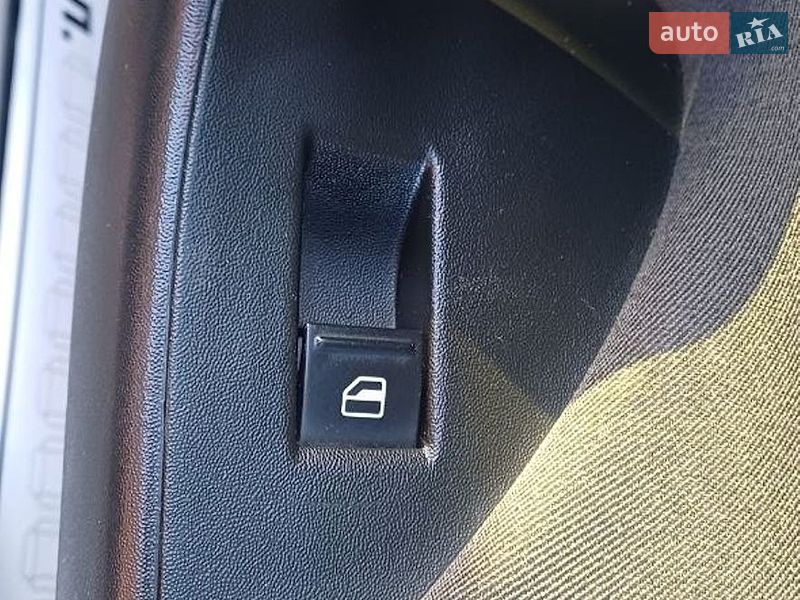 SEAT-25