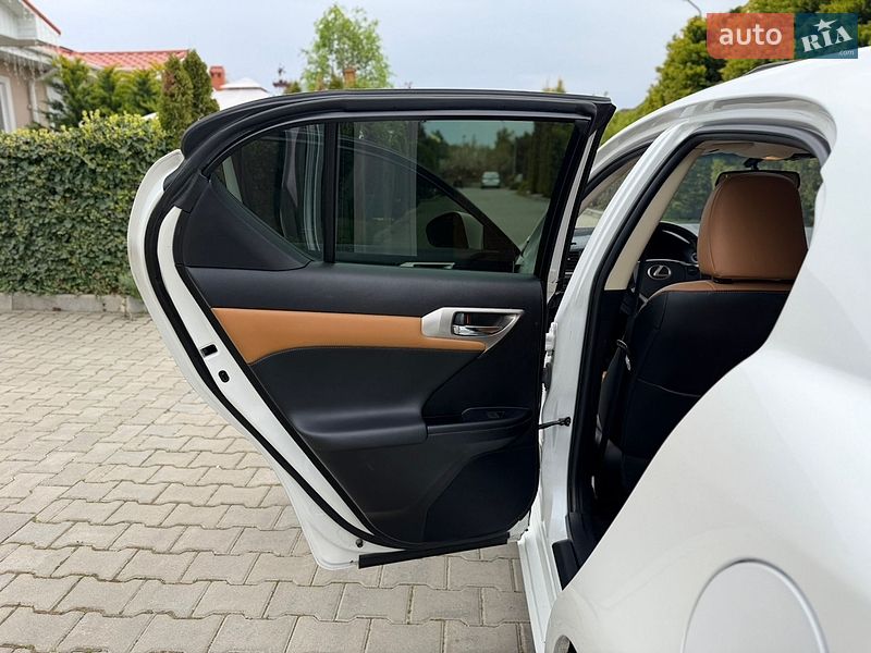 Lexus-35