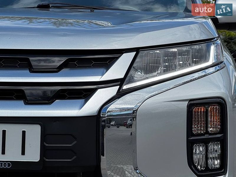 Mitsubishi-0