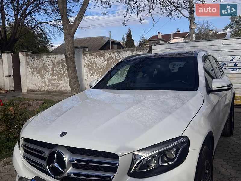 Mercedes-Benz-4