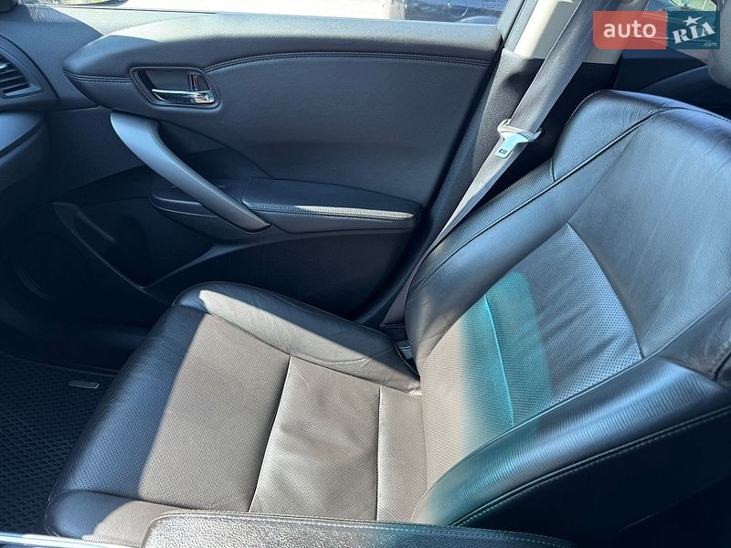 Acura-12