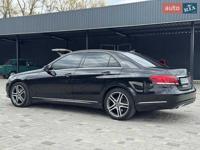Mercedes-Benz-44