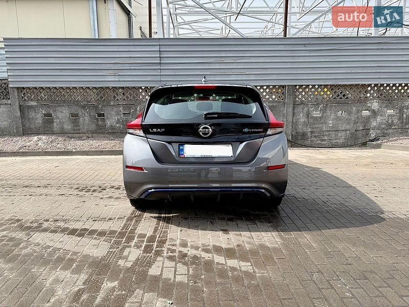 Nissan-4