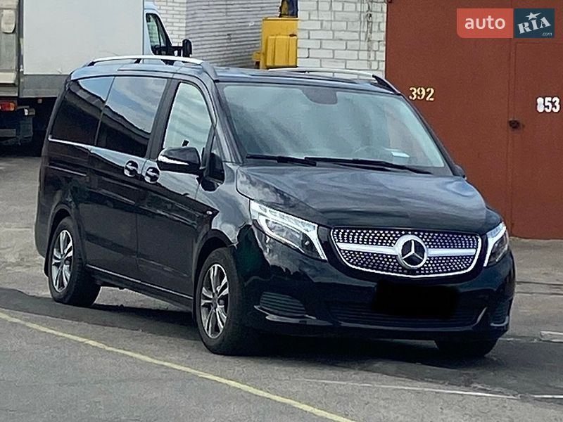 Mercedes-Benz-16