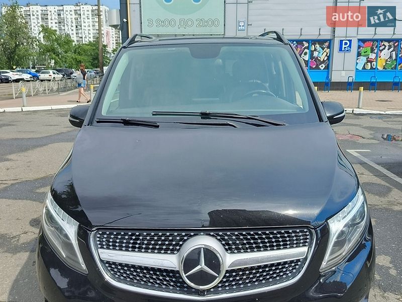 Mercedes-Benz-15